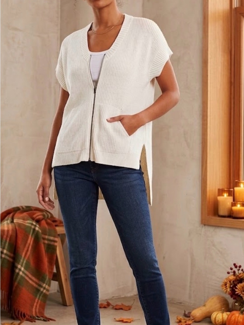 Express One Size Cream Ivory Ribbed Knit Zip Front Top Asymmetrical Hem
